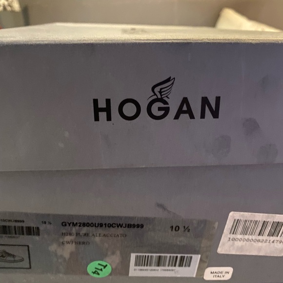 Hogan - Picture 2 of 4